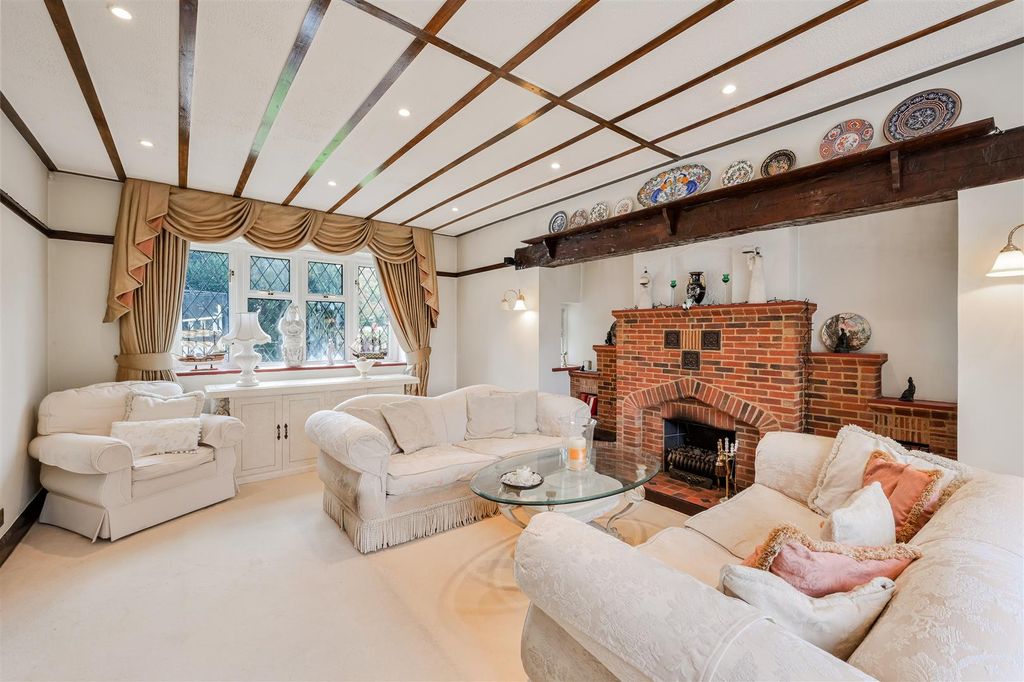 Property photo 3 of 42 Garretts Lane, 28 (28).Jpg