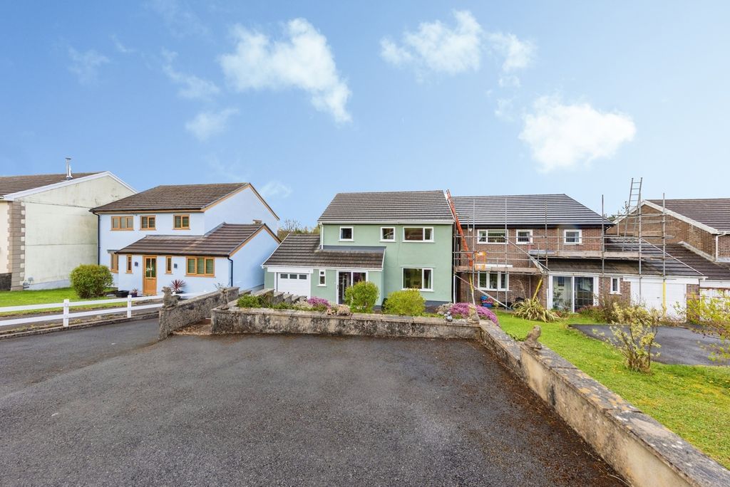 Property photo 1 of 27 Pbox-Img.Jpg