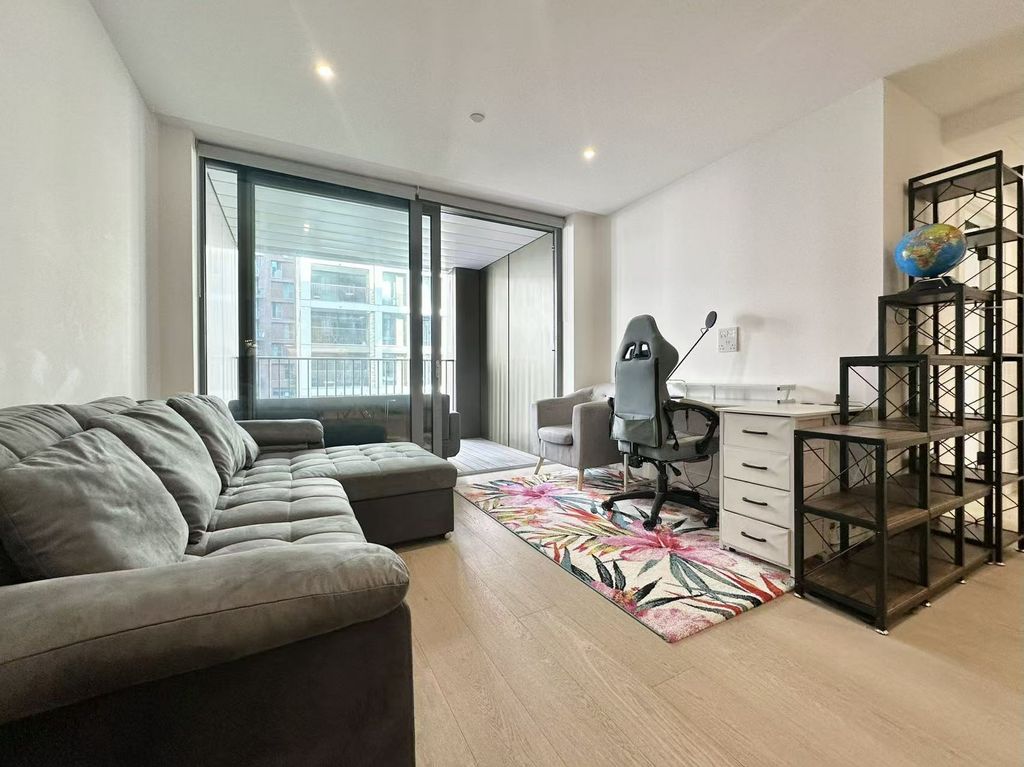 Property photo 2 of 27