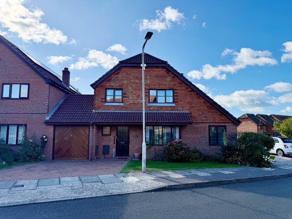 Property photo 1 of 16 Detached House