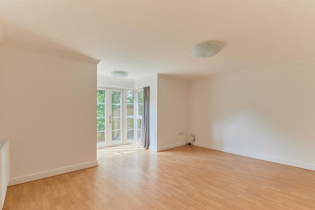 Property photo 2 of 29