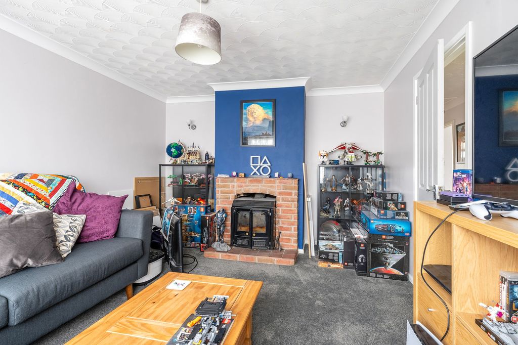 Property photo 2 of 15