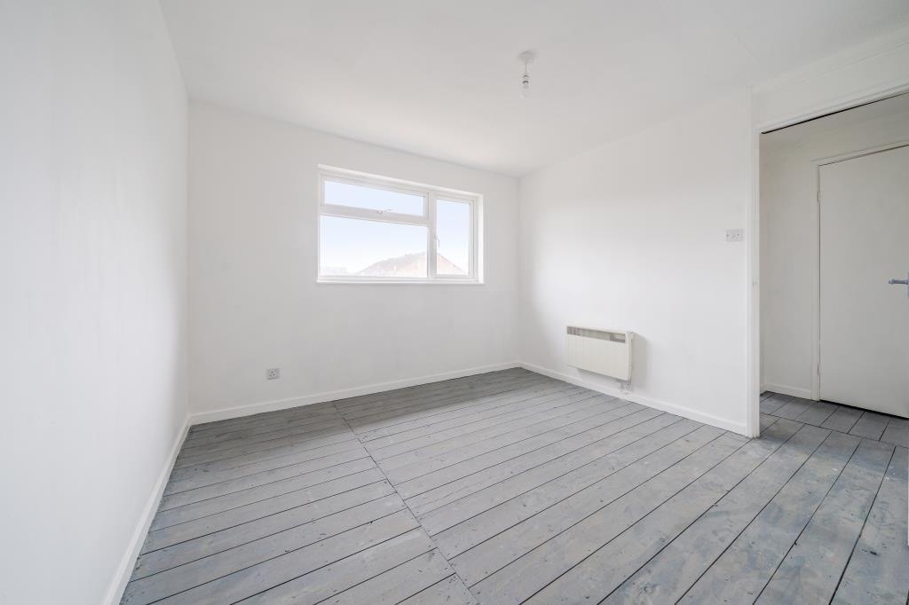 Property photo 2 of 16 Bedroom