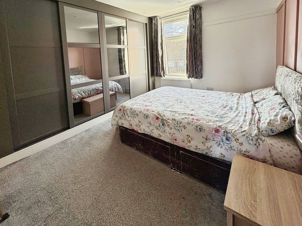 Property photo 2 of 16 Bedroom 1 With En- Suite