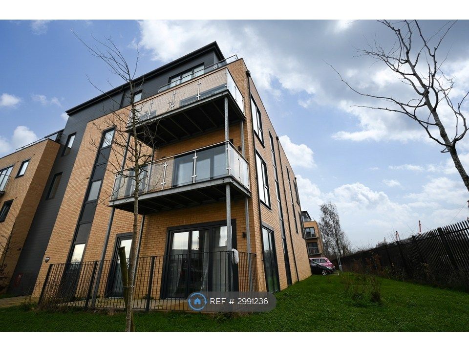 Property photo 1 of 32