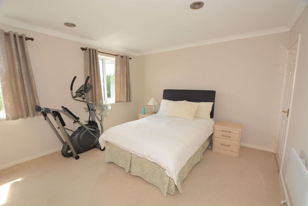 Property photo 3 of 7