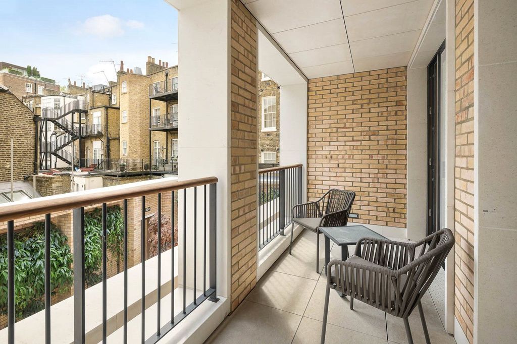 Property photo 2 of 17 Balcony