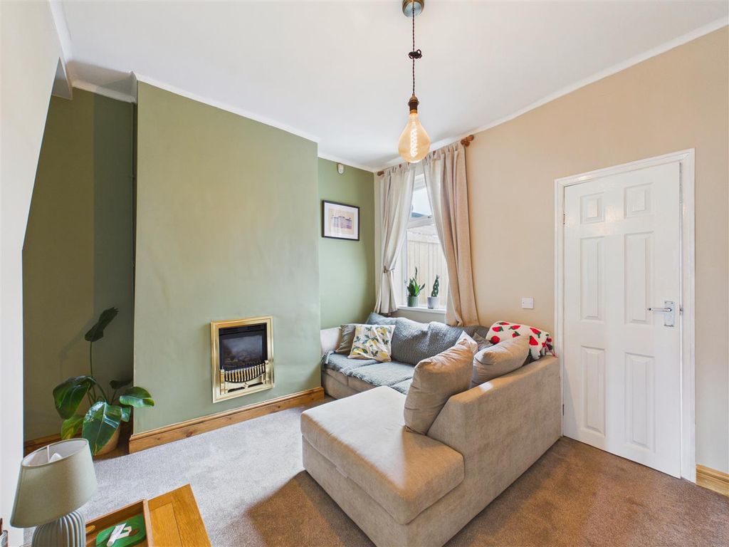 Property photo 3 of 11 Sitting Room