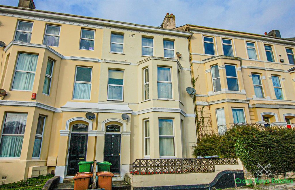 Property photo 1 of 11 Cross Keys Estates