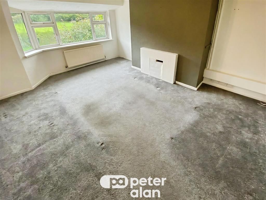 Property photo 2 of 6 Living Room