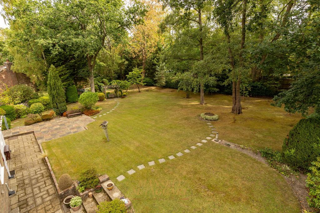 Property photo 2 of 26