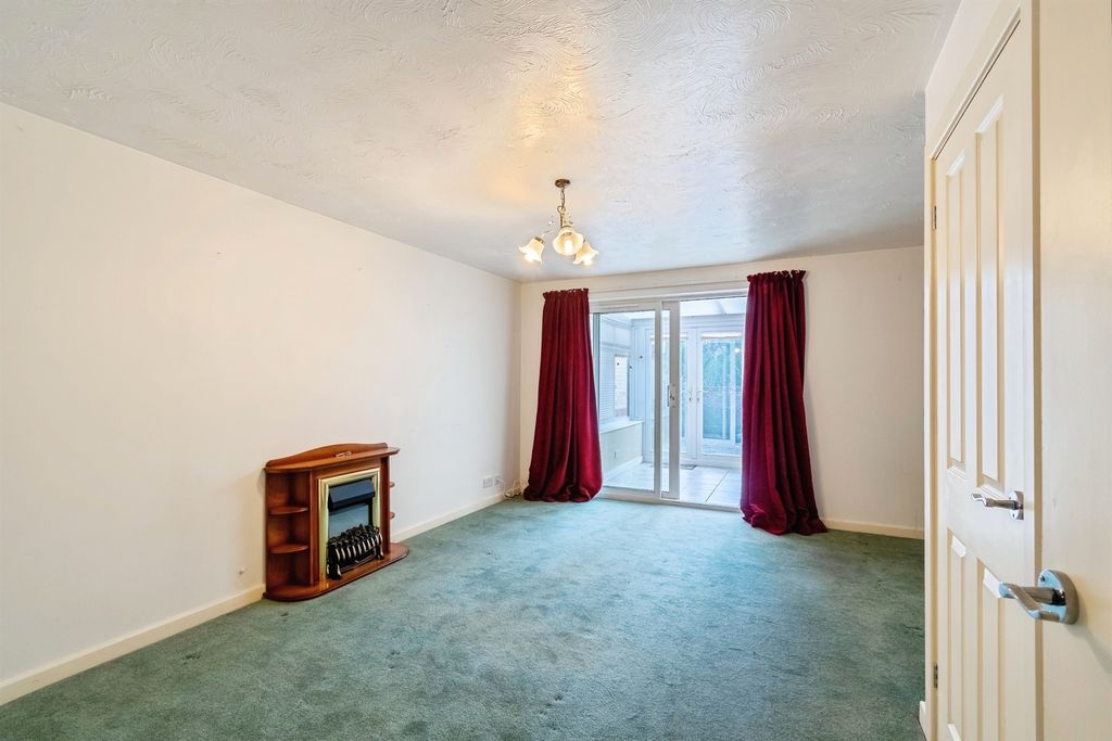 Property photo 2 of 13