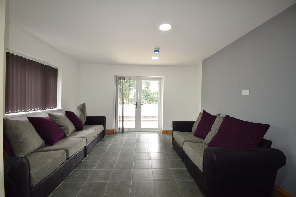 Property photo 3 of 16 Photo 2