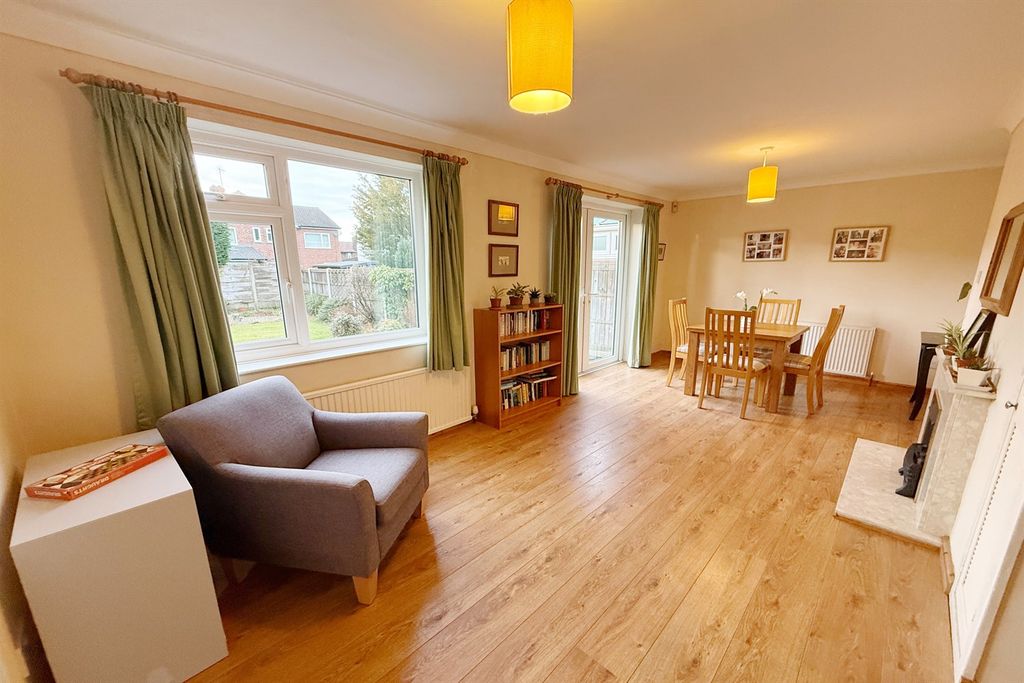 Property photo 2 of 20 Dining Room/Sitting Room
