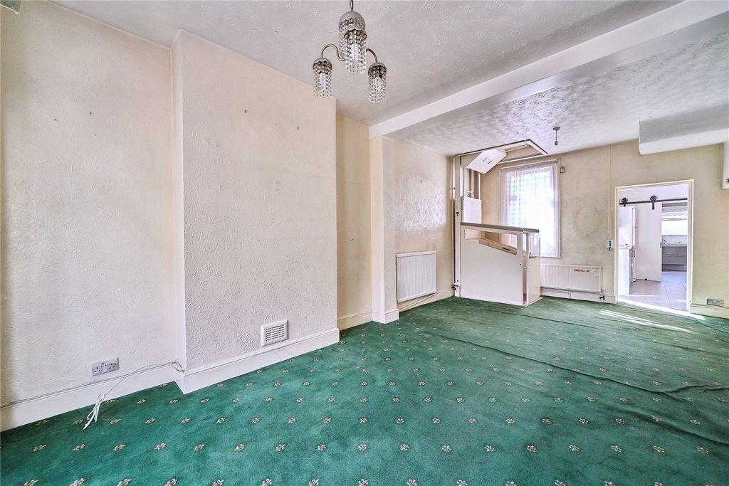 Property photo 3 of 13 Picture No. 15
