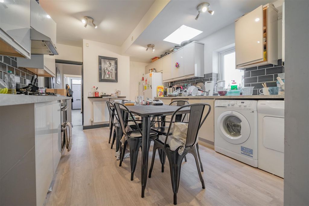 Property photo 3 of 40 Approach