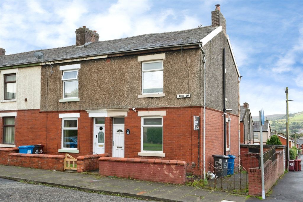 Property photo 1 of 16 External