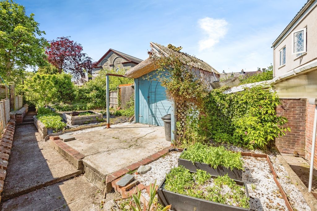 Property photo 2 of 17 Photo