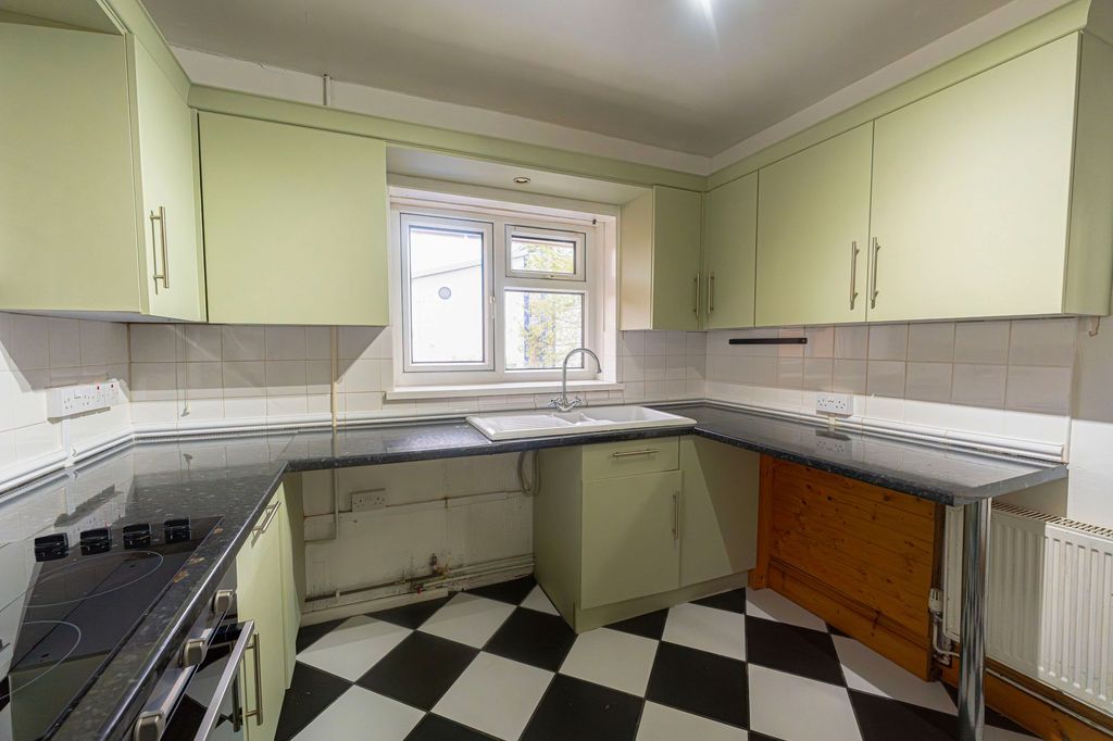 Additional image 5 of 2 bed flat for saleWaunfawr Gardens, Cross Keys NP11
