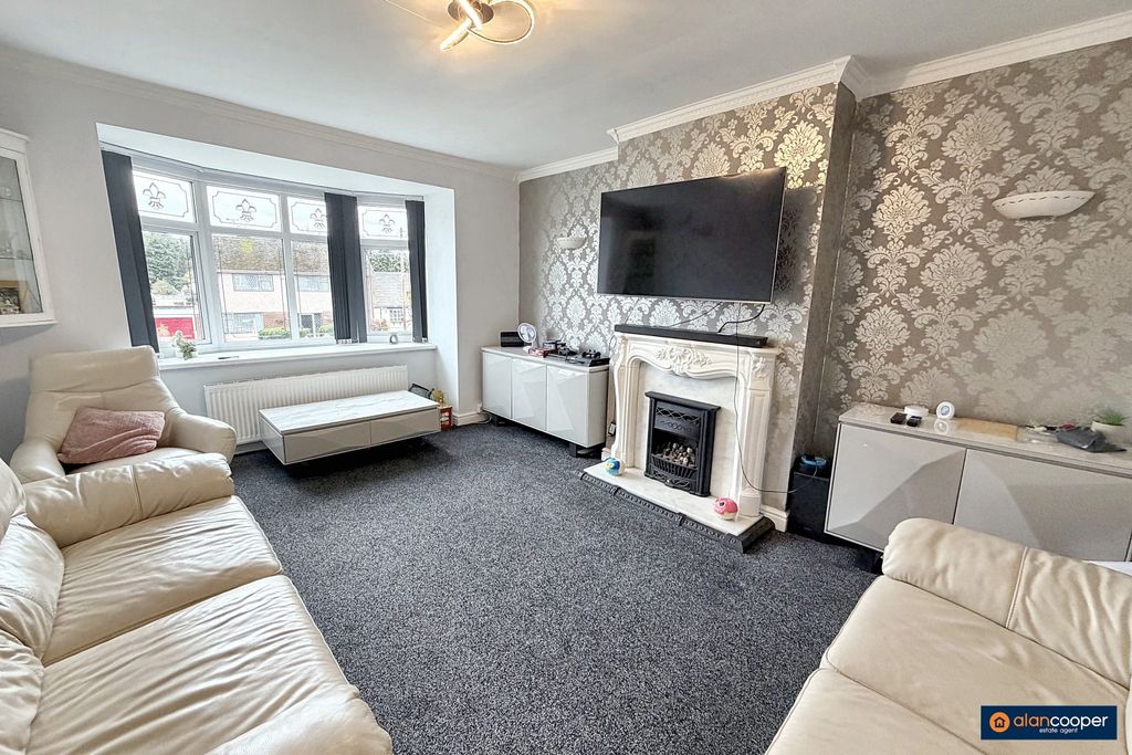 Property photo 2 of 15 4664603