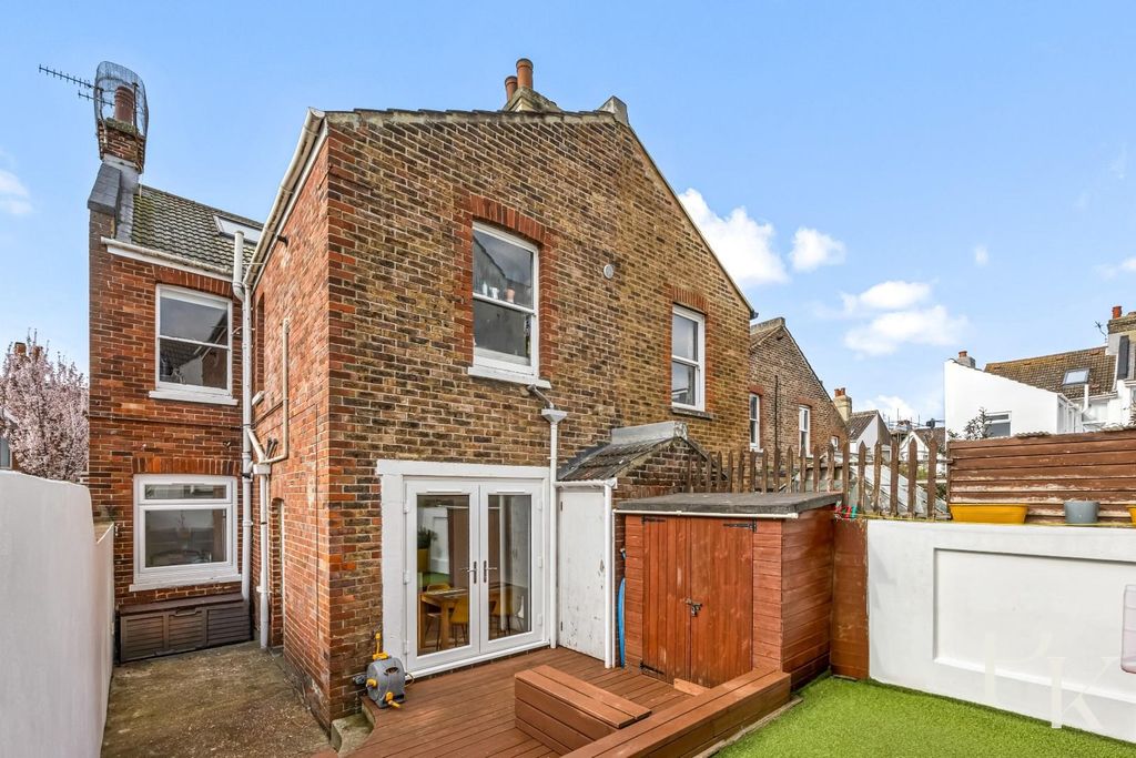 Property photo 3 of 13