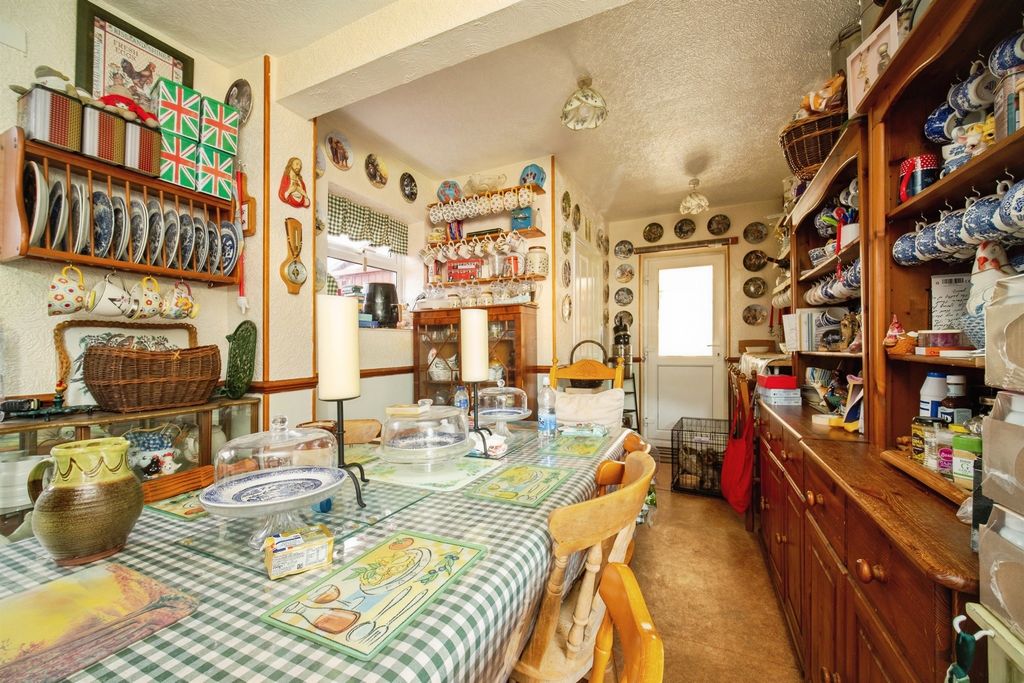 Property photo 3 of 15