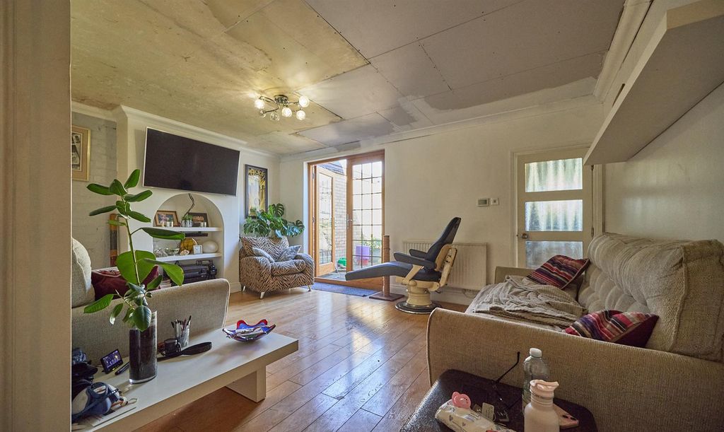 Property photo 3 of 10 Rear Lounge