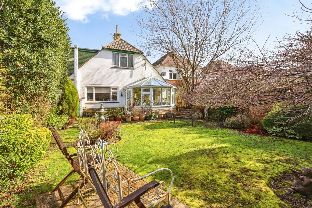 Property photo 2 of 13