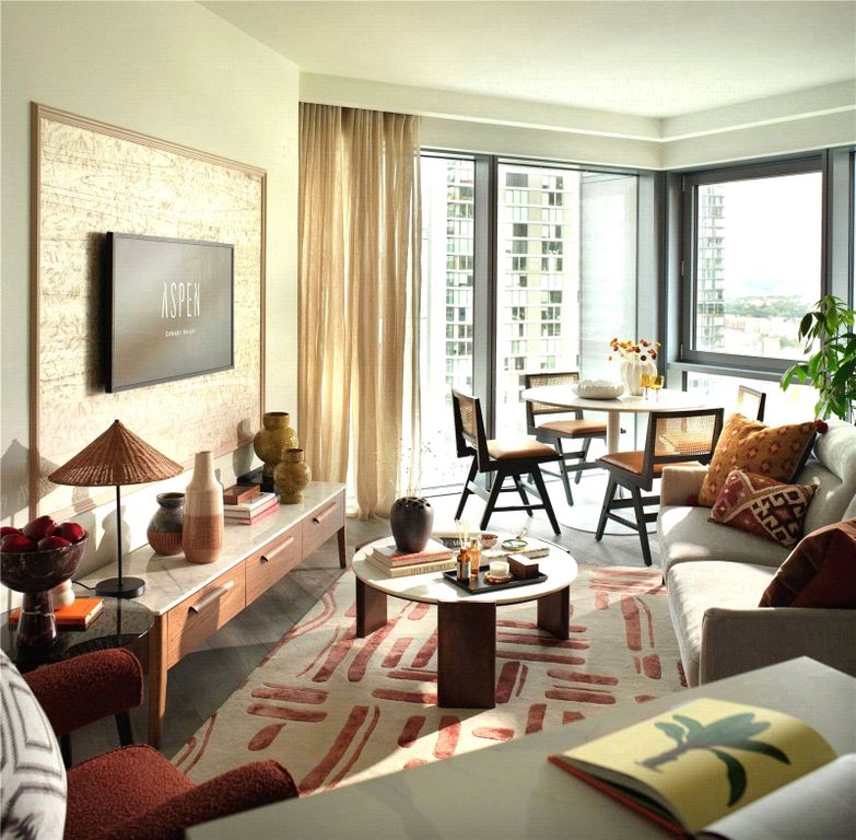 Property photo 2 of 17 Lounge