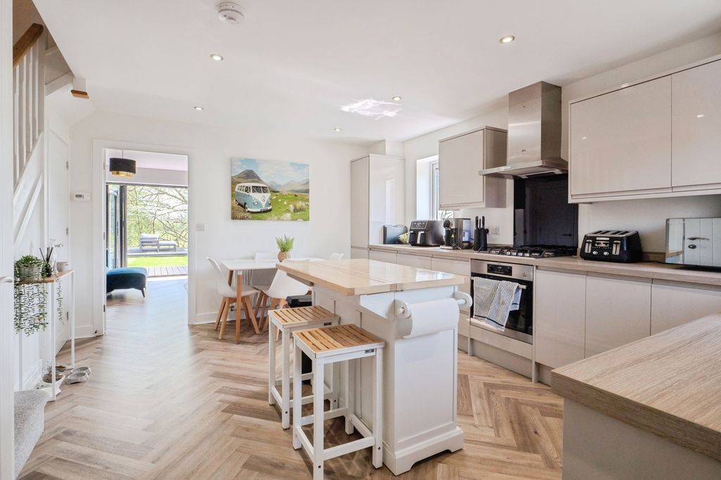 Property photo 2 of 17 Pbox-Img.Jpg