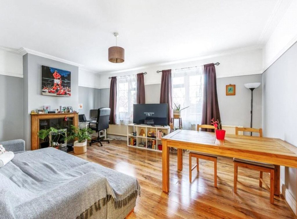 Property photo 1 of 10 Lounge