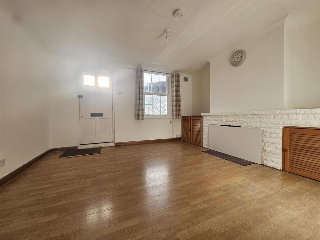 Property photo 2 of 10 1000007259.Jpg