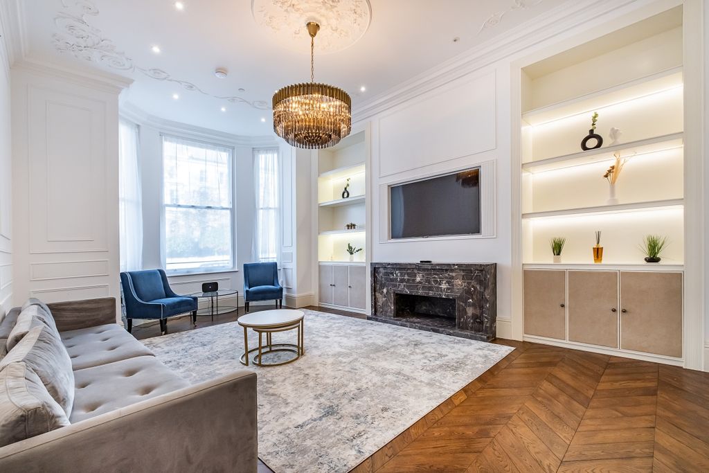 Property photo 2 of 20 Reception