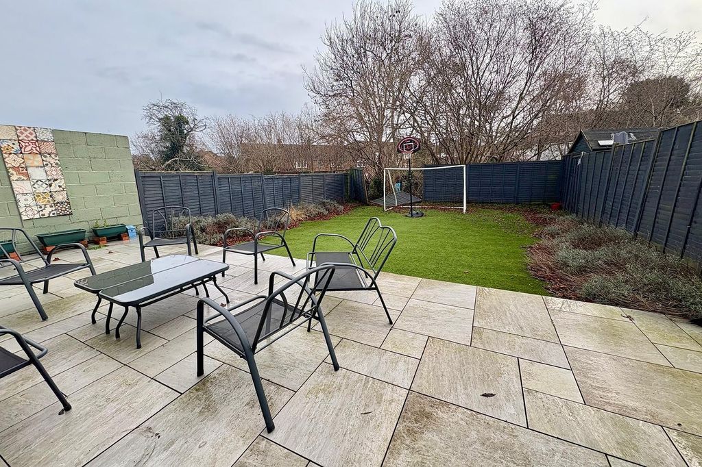 Property photo 2 of 11 Garden_2.Jpeg