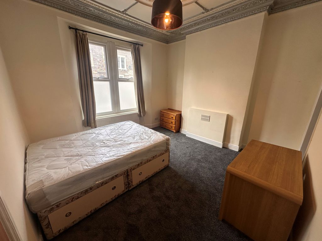 Property photo 1 of 13 Bedroom 5 - Furnished