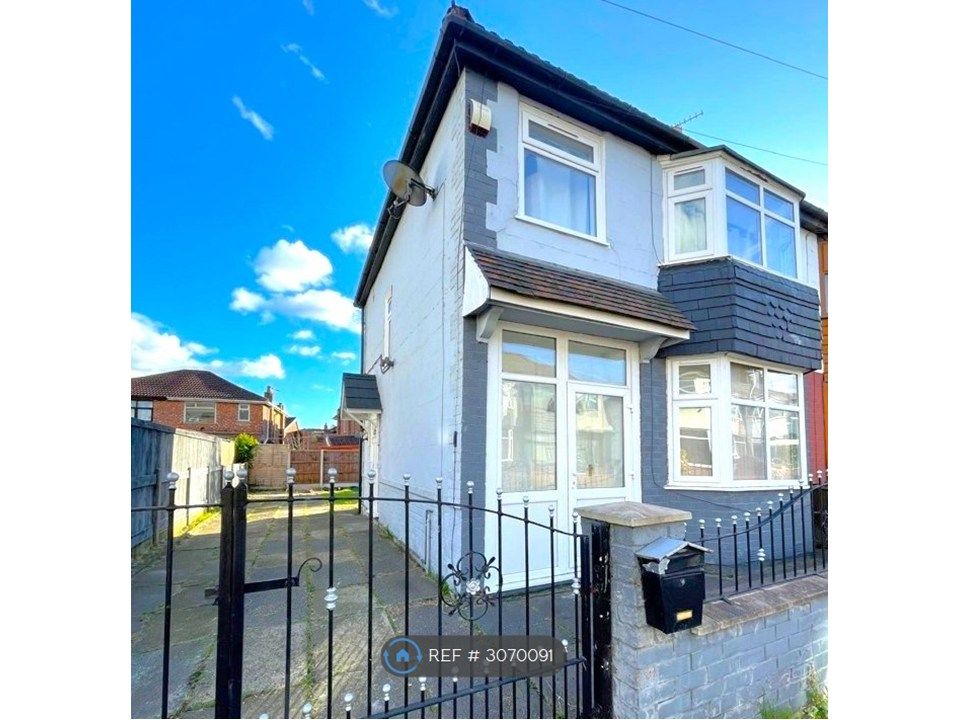 Property photo 2 of 33