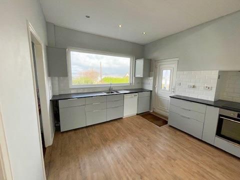 Property photo 3 of 18 Kitchen Area