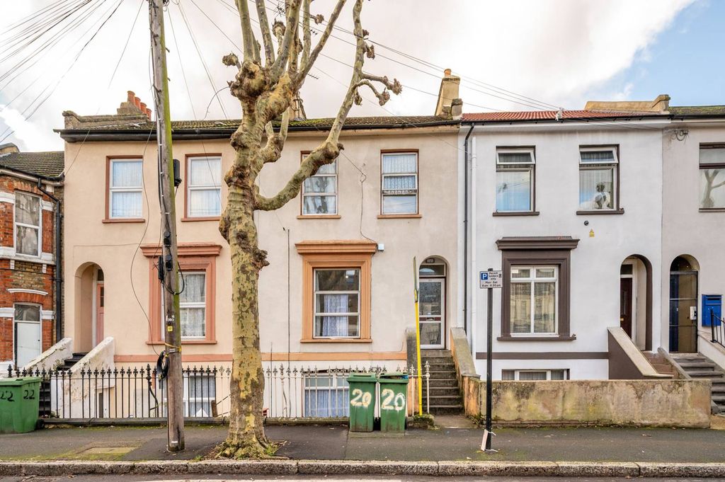 Property photo 2 of 10