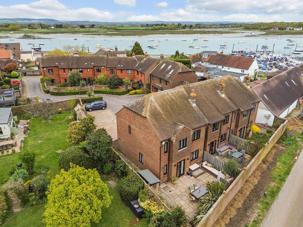 Property photo 2 of 39