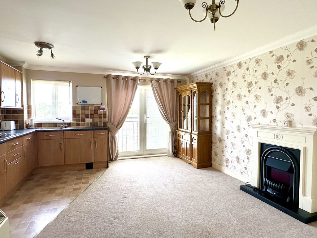 Property photo 3 of 13
