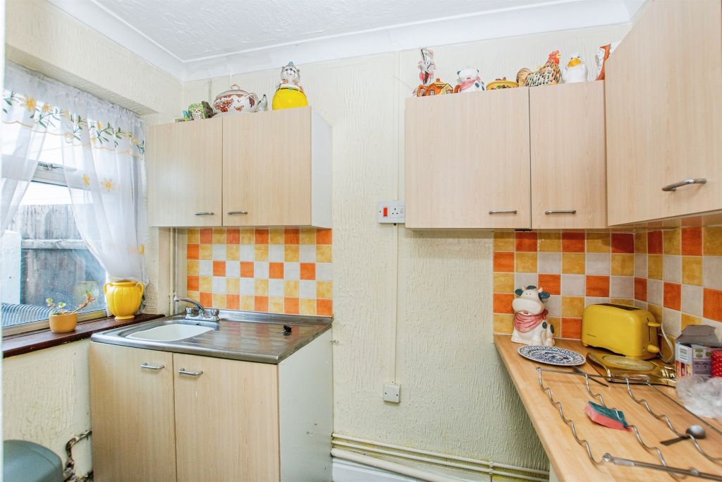 Property photo 2 of 18