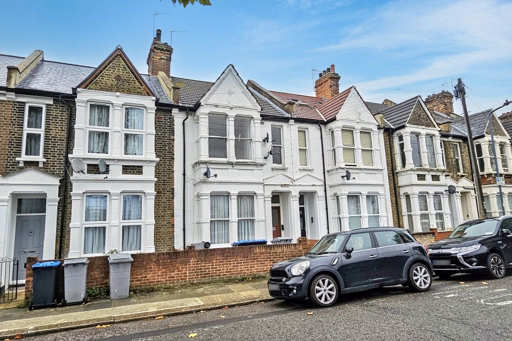 Property photo 2 of 12 125B Harley Road, Harlesden, London Nw10 8Ay