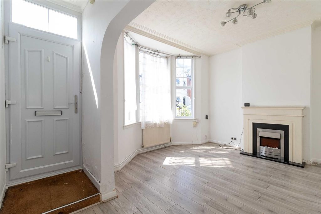 Property photo 2 of 11 Cobdon-08.Jpg