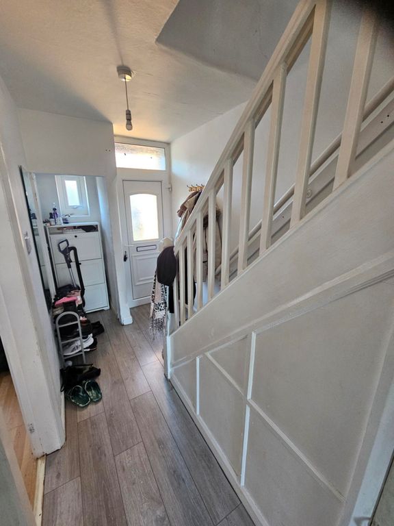 Property photo 2 of 12 Hallway