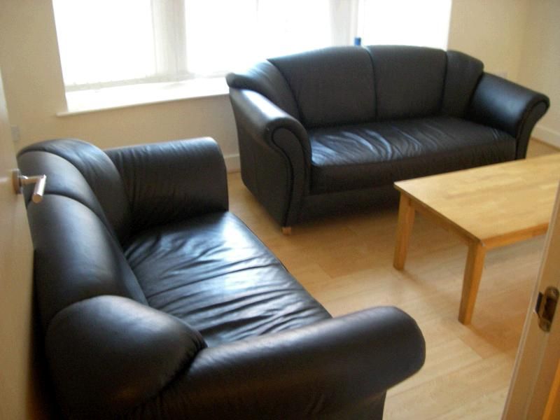 Property photo 3 of 8 Photograph 2