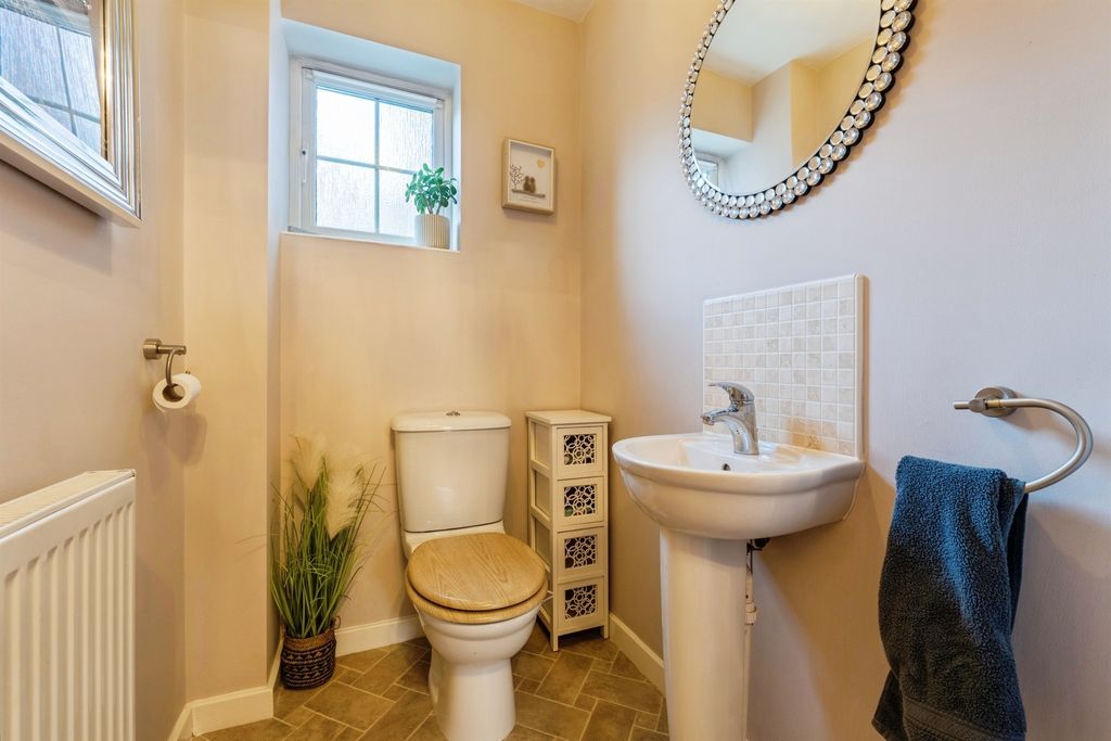 Additional image 12 of 5 bed detached house for saleSharter Drive, Loughborough LE11