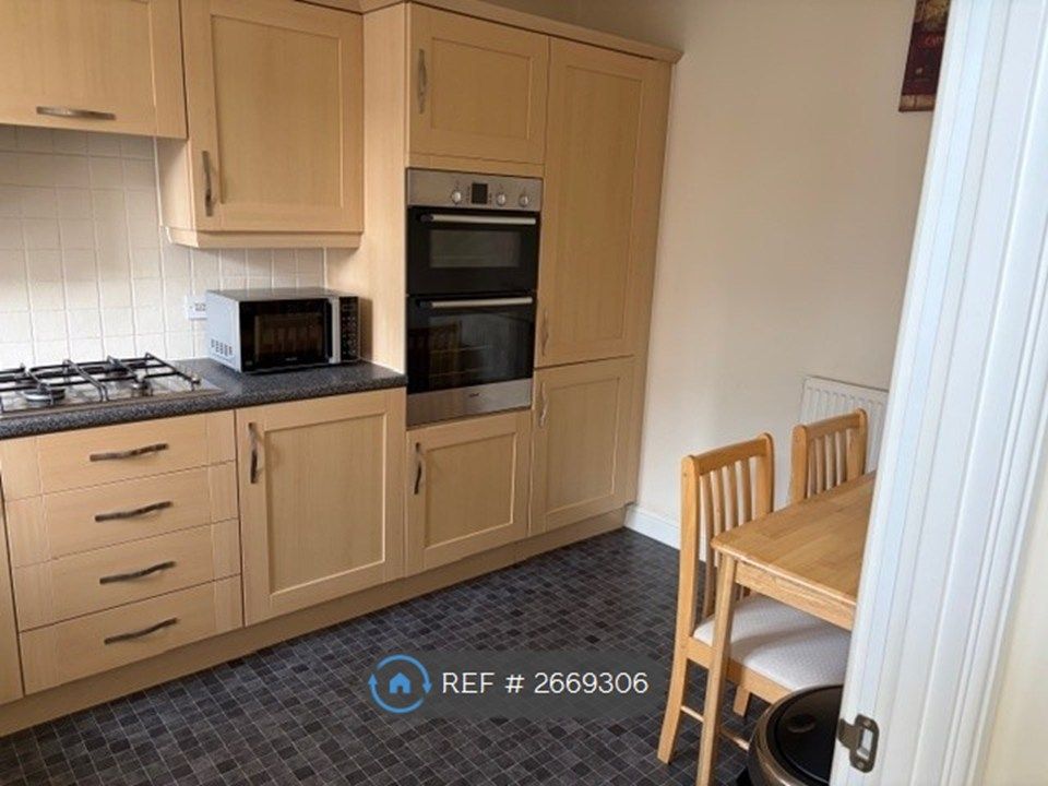 Property photo 3 of 15 Kitchen