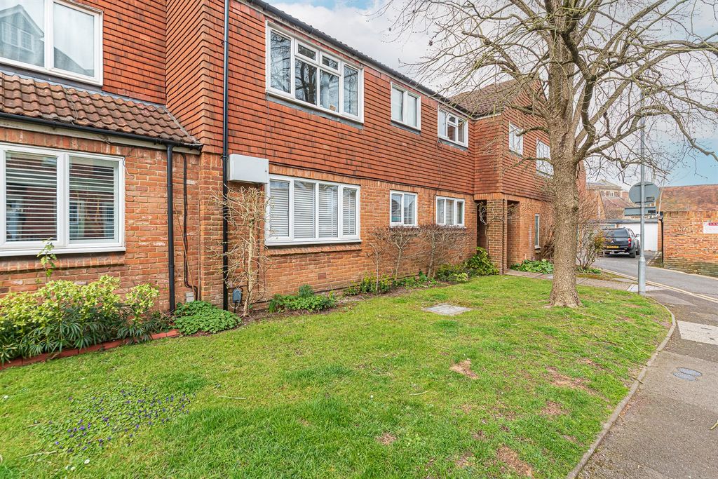 Property photo 1 of 8 (Main)