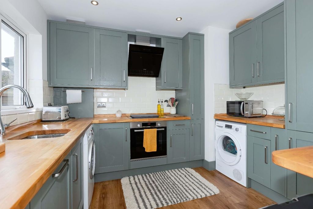 Property photo 3 of 15 Orient Rd_5.Jpg