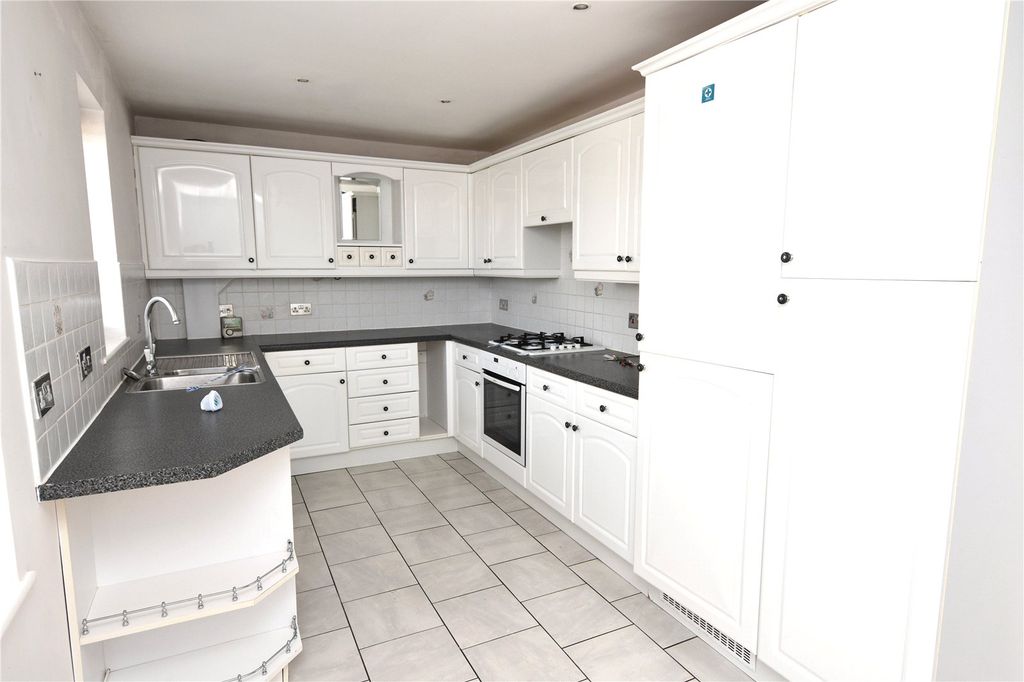 Property photo 3 of 19 Picture No. 24